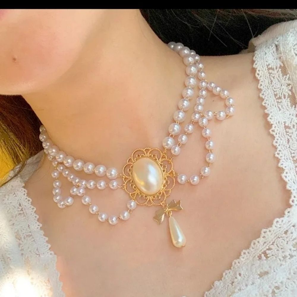 NWOT Pearl Marie Antoinette Choker Necklace